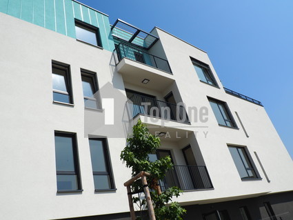 Pronájem bytu 2+kk, 50 m2/lodžie/garážové stání/sklep, Roztoky, Lederova - Fotka 2